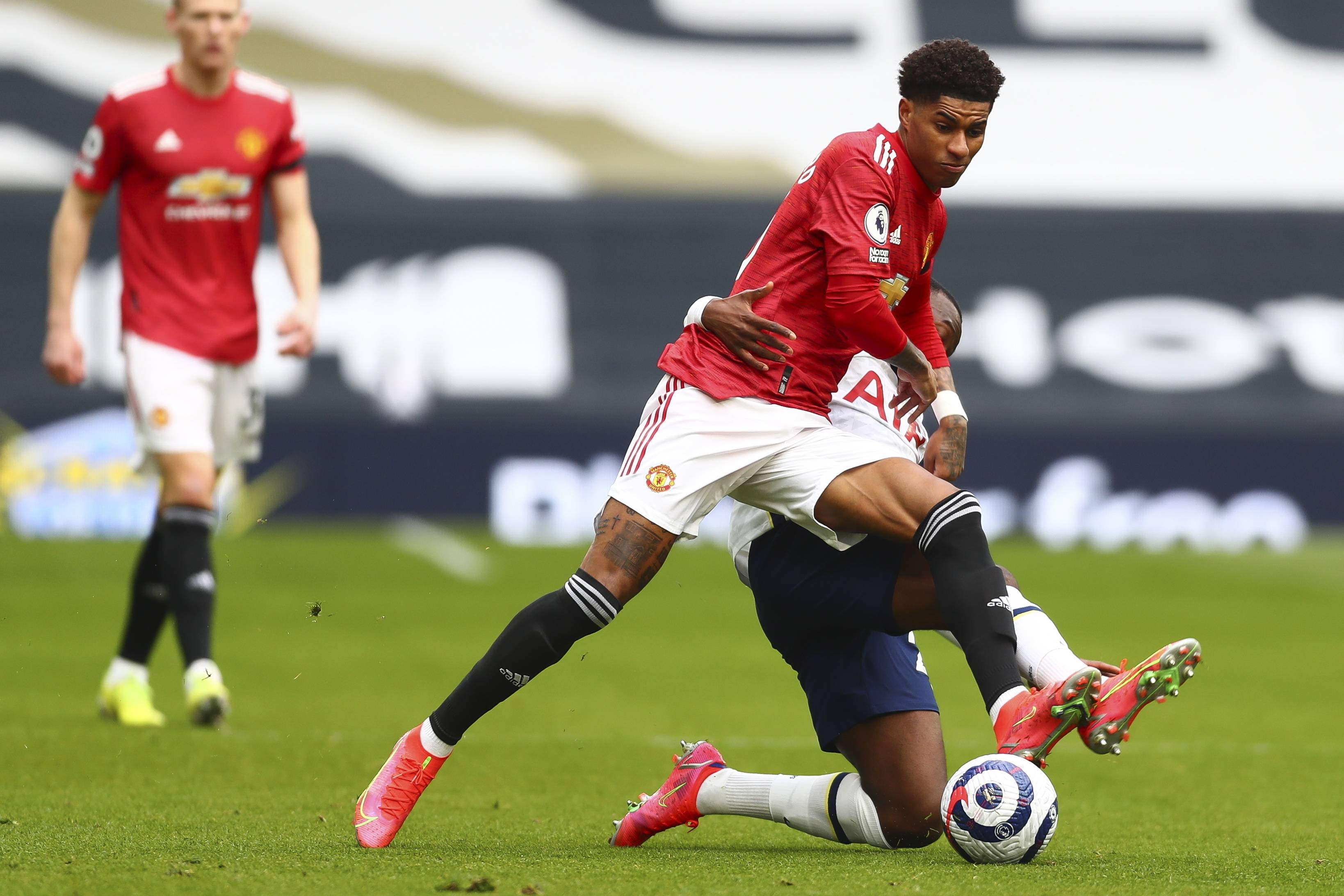 情况正是他 情况正是他